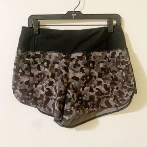 Athleta Size S Running Free Printed Shorts Workout 3.5” Inseam